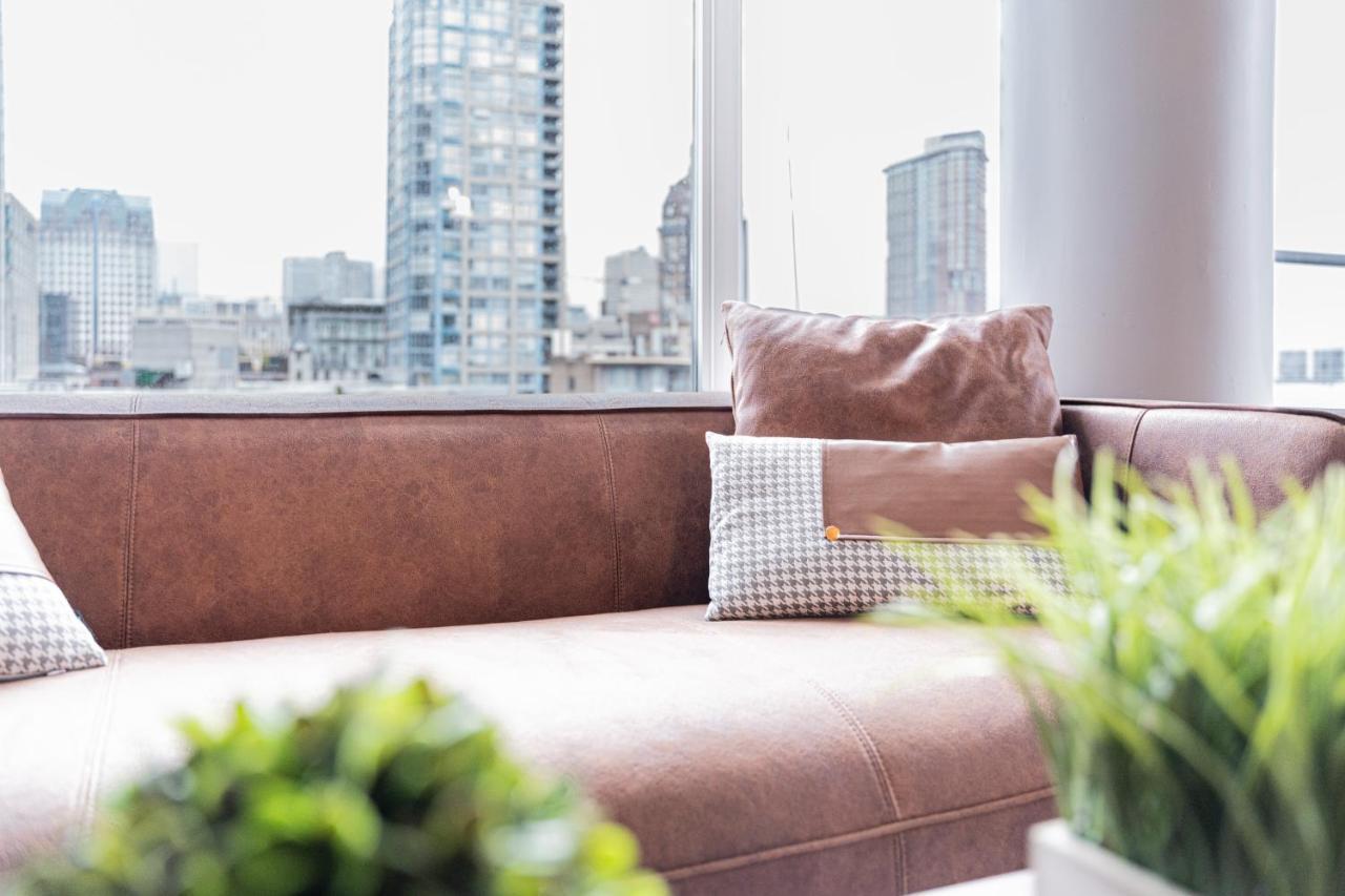 Amazing Views ! Leather Furniture ! Cozy Condo! 밴쿠버 외부 사진